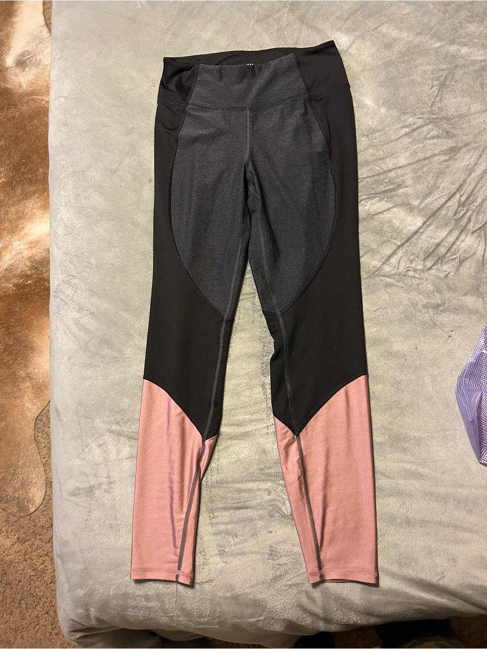 H&M Black and Dusty Rose Colorblock Active Leggings